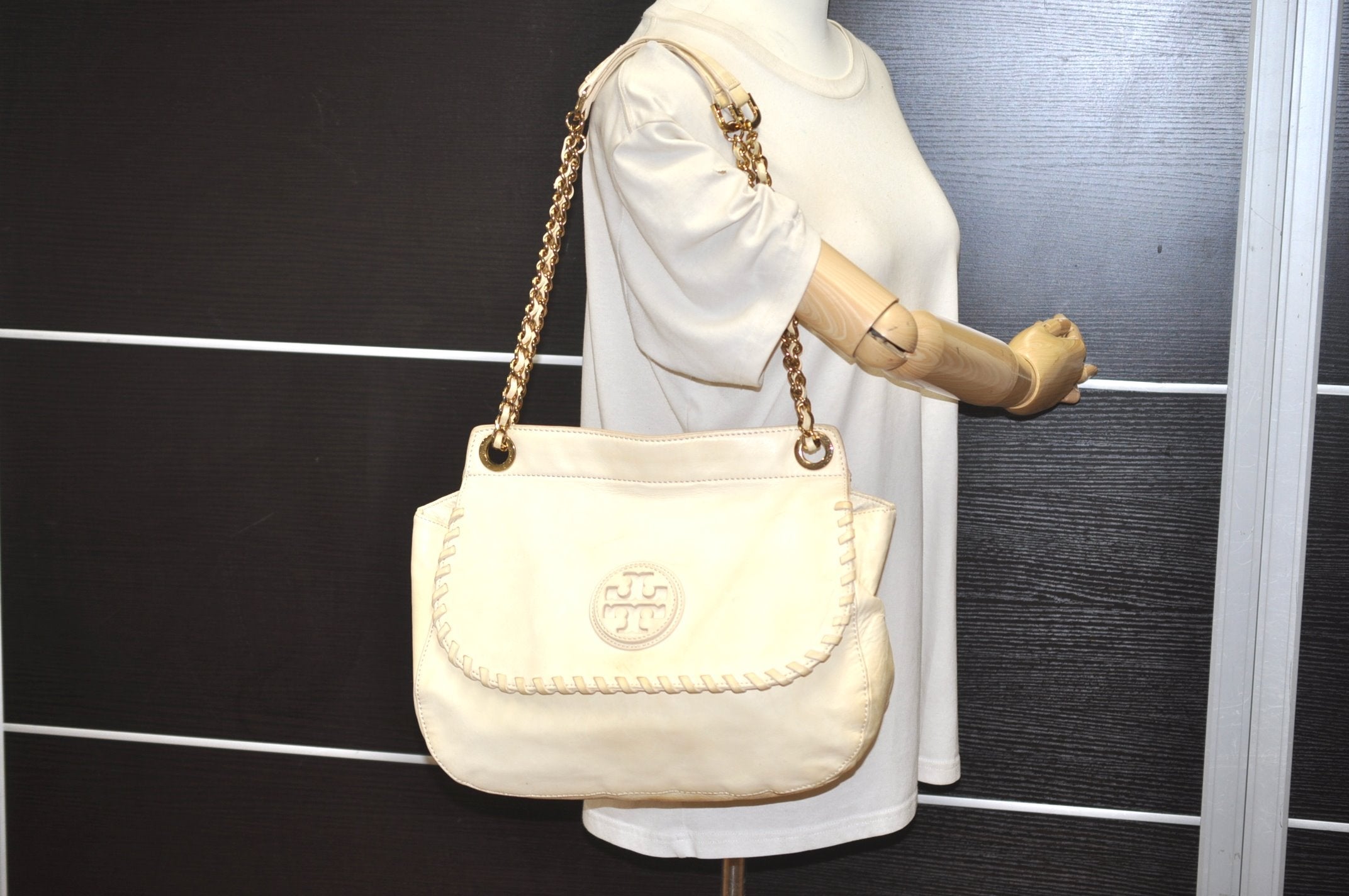 Authentic TORY BURCH Marion Leather Chain Shoulder Bag Purse White Cream 6963J