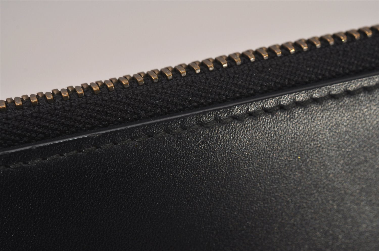 Authentic GUCCI Ghost LIFE IS GUCCI Clutch Bag Leather 445597 Black Box 6966I