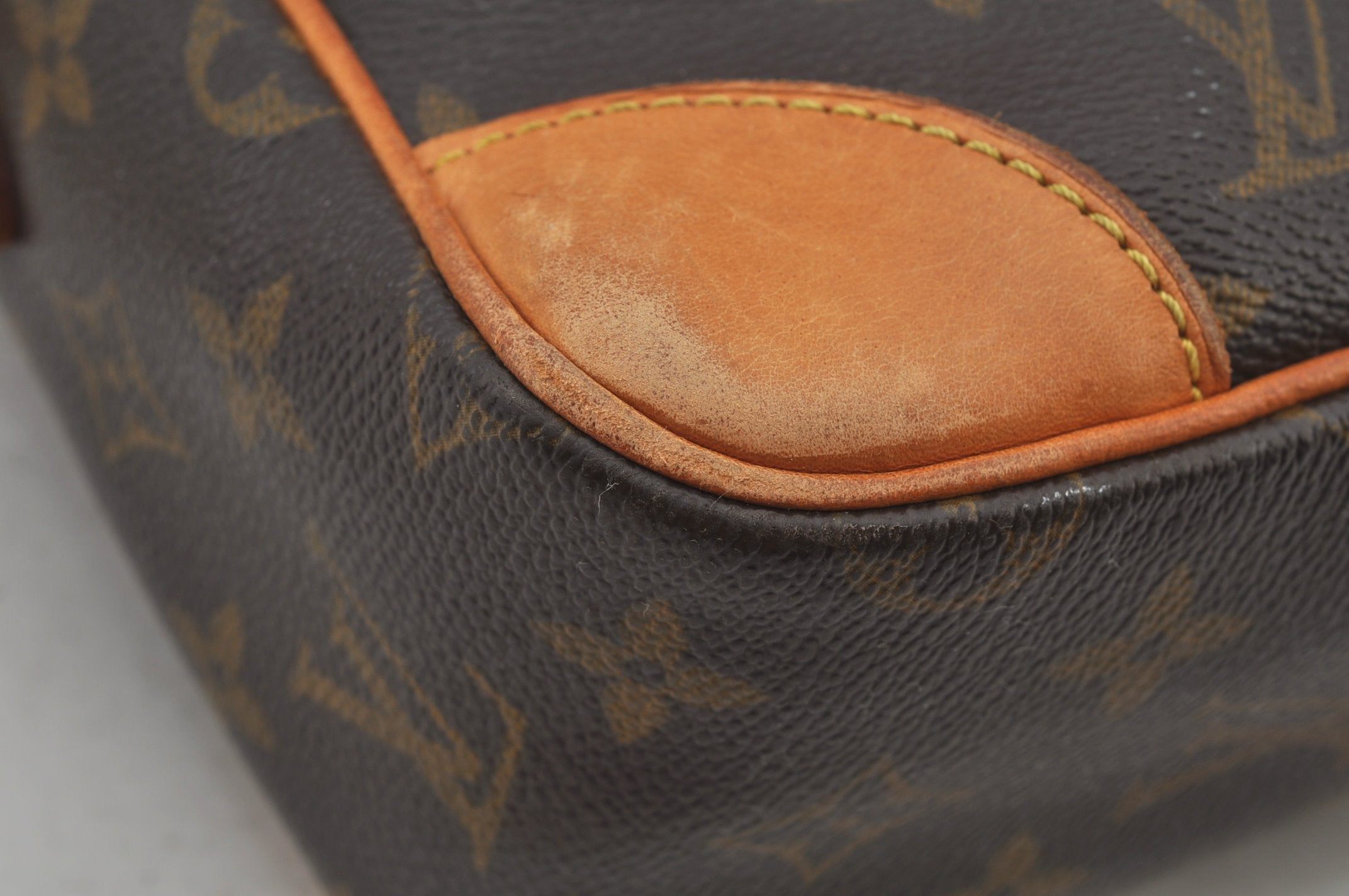 Authentic Louis Vuitton Monogram Trocadero 30 Shoulder Cross Bag M51272 LV 6967J