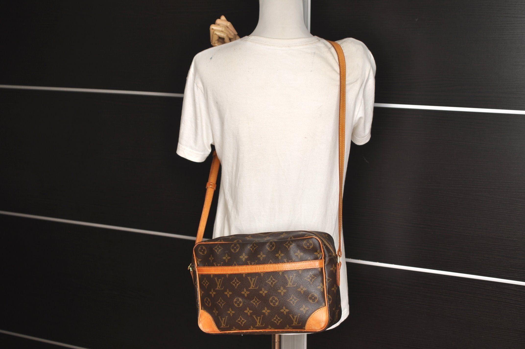 Authentic Louis Vuitton Monogram Trocadero 30 Shoulder Cross Bag M51272 LV 6967J