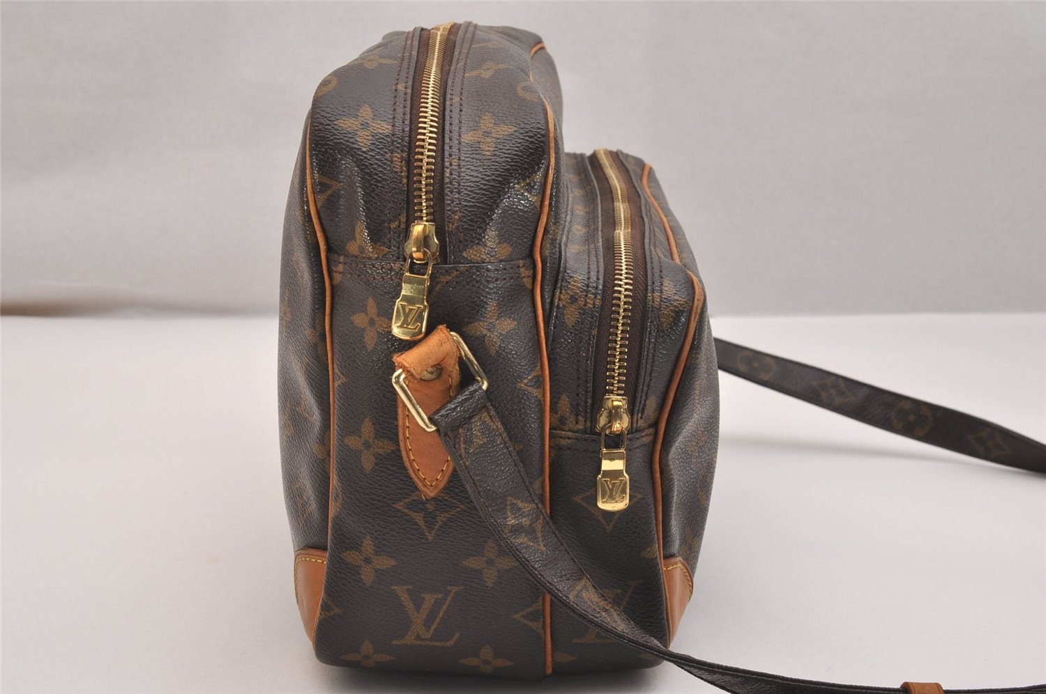 Authentic Louis Vuitton Monogram Nile Shoulder Cross Body Bag M45244 LV 6981J