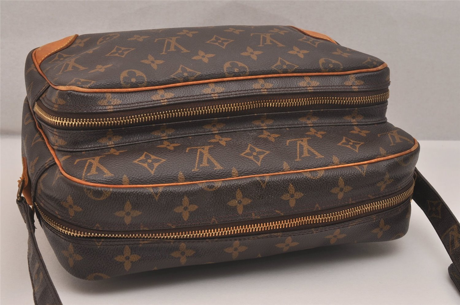 Authentic Louis Vuitton Monogram Nile Shoulder Cross Body Bag M45244 LV 6981J