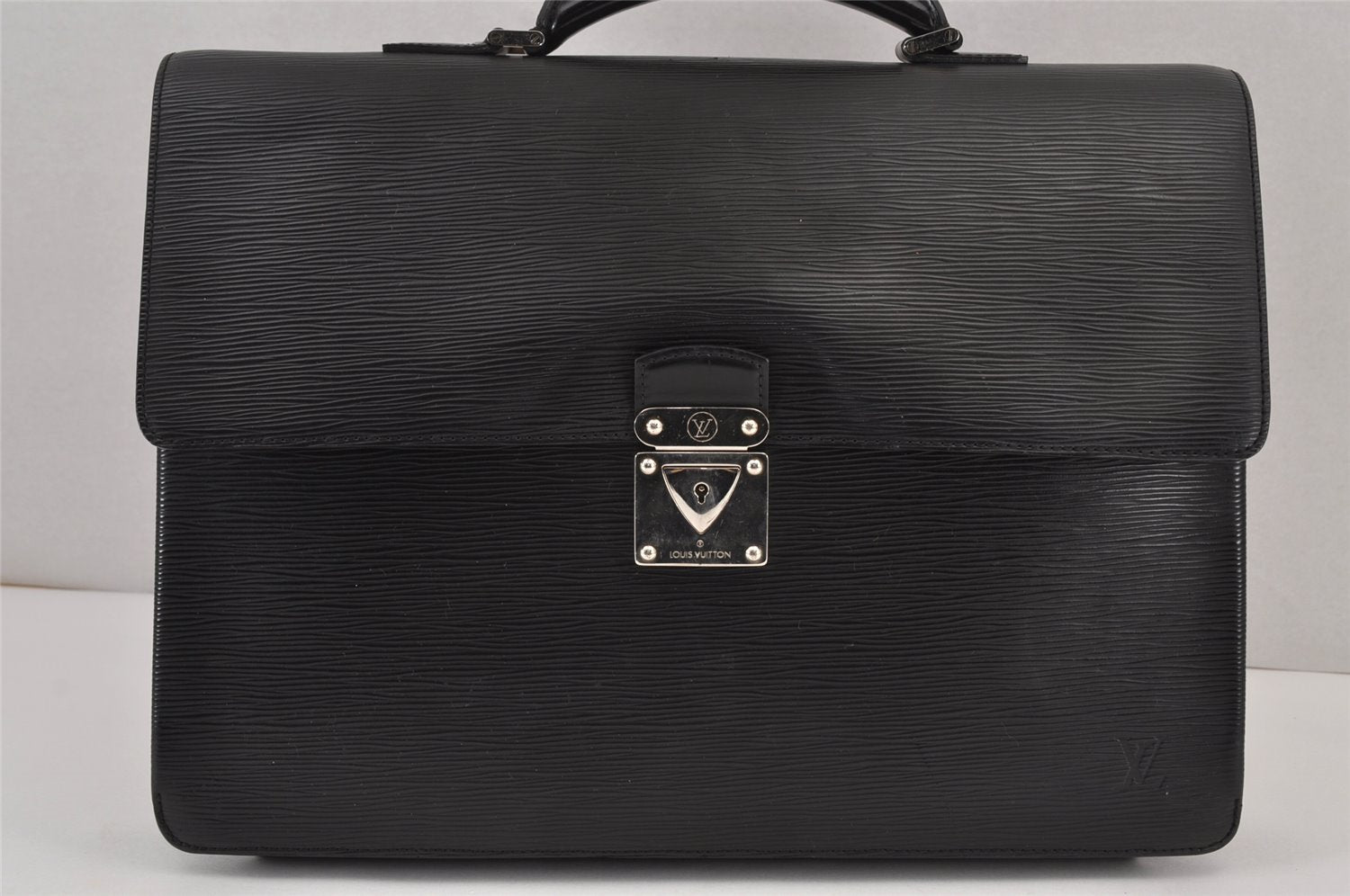 Authentic Louis Vuitton Epi Robusto 1 Briefcase Black M54532 LV 6988J