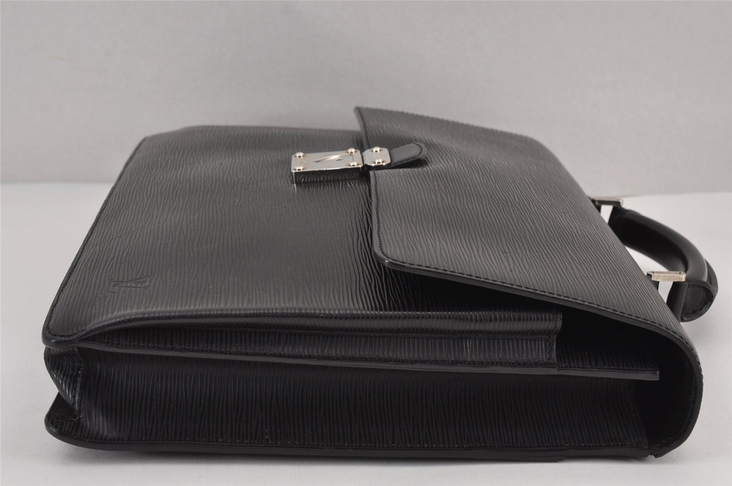 Authentic Louis Vuitton Epi Robusto 1 Briefcase Black M54532 LV 6988J