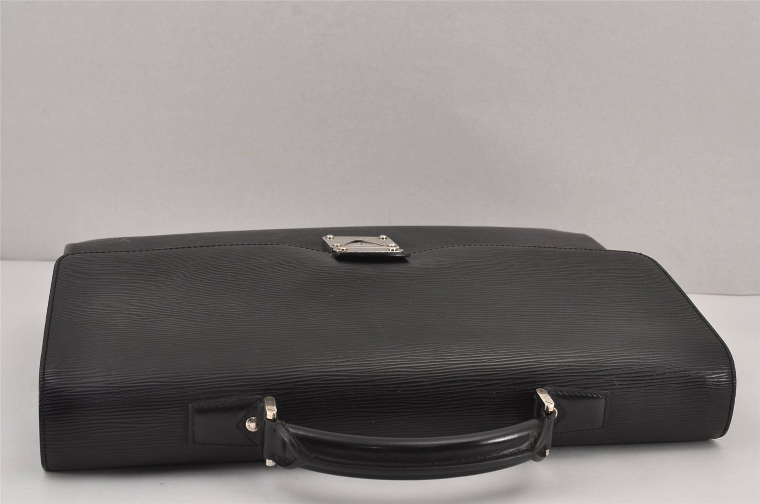 Authentic Louis Vuitton Epi Robusto 1 Briefcase Black M54532 LV 6988J