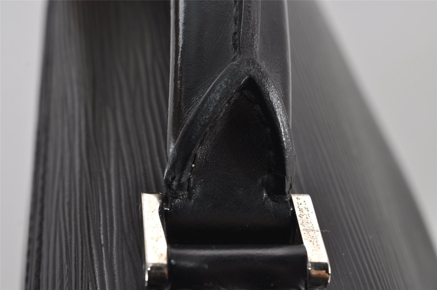 Authentic Louis Vuitton Epi Robusto 1 Briefcase Black M54532 LV 6988J