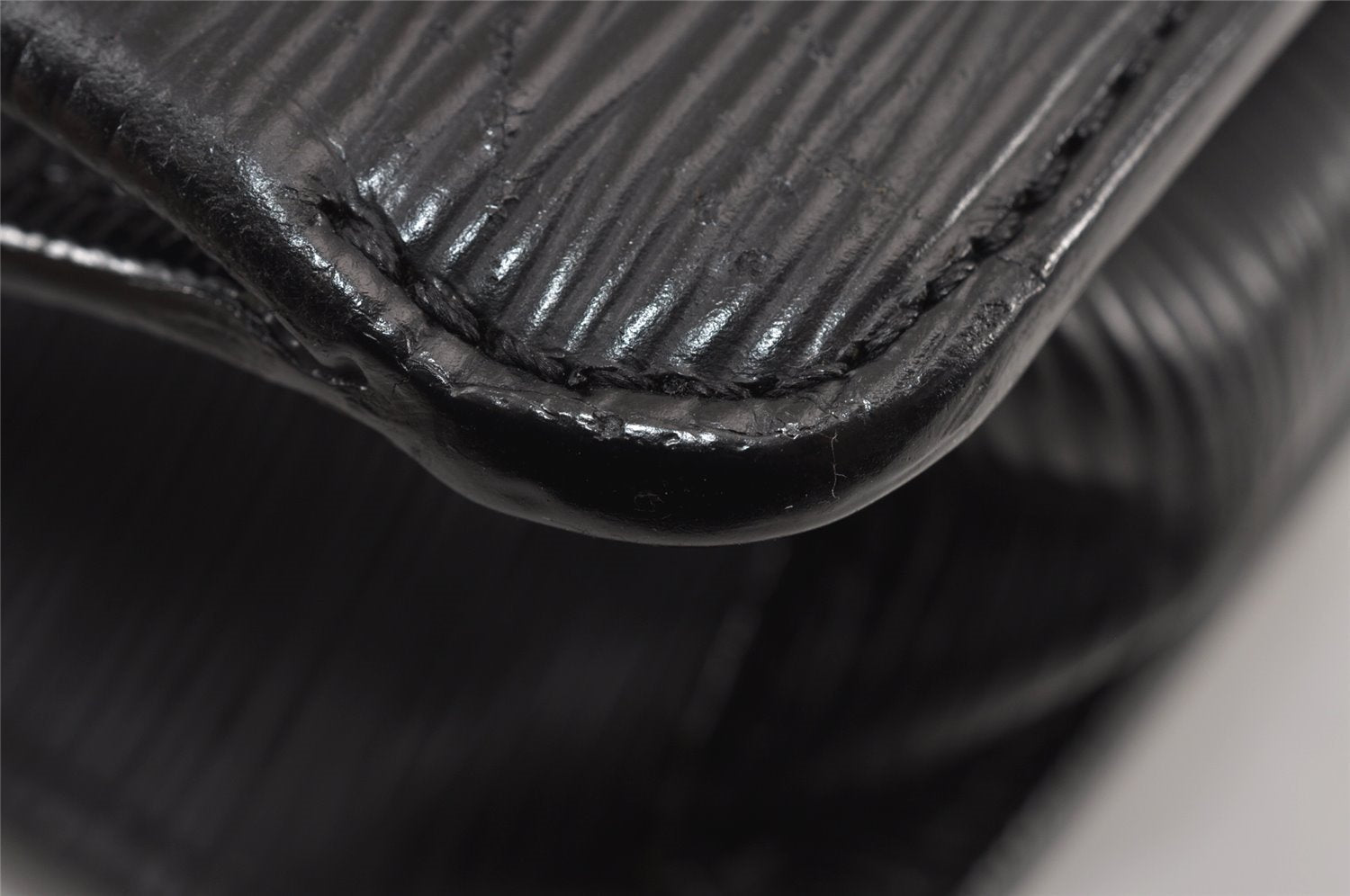 Authentic Louis Vuitton Epi Robusto 1 Briefcase Black M54532 LV 6988J