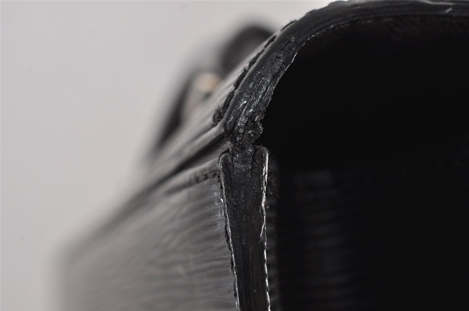 Authentic Louis Vuitton Epi Robusto 1 Briefcase Black M54532 LV 6988J