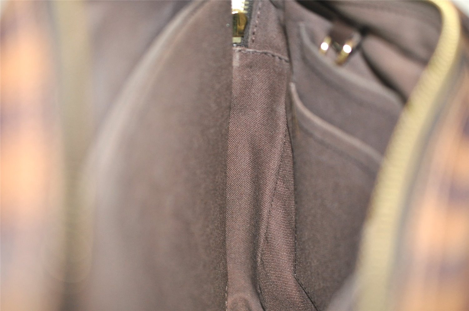 Authentic Louis Vuitton Damier Shelton MM Shoulder Cross Bag N41149 LV 6990J