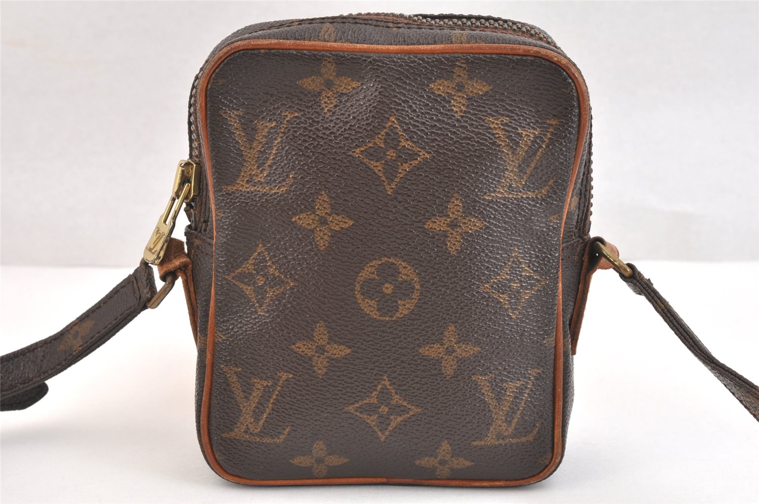 Auth Louis Vuitton Monogram Mini Poche Danube Shoulder Bag M45268 LV Junk 6997K