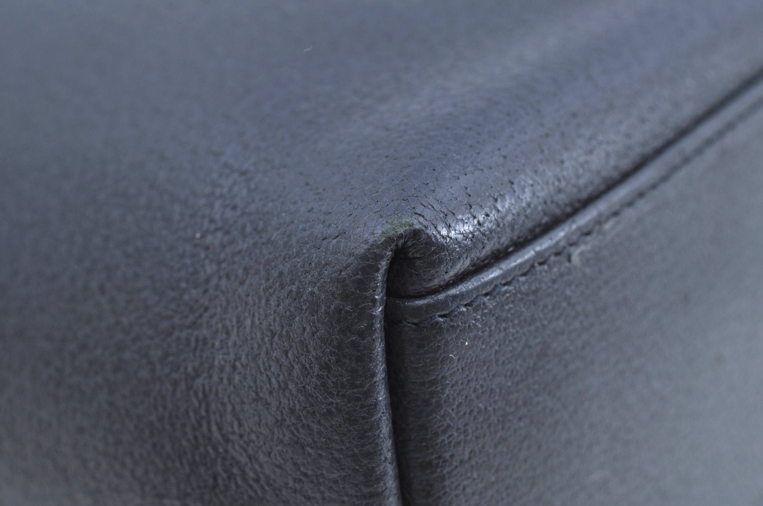 Authentic GUCCI Bamboo Vintage Shoulder Bag Leather 0013007 Black Junk 6999H