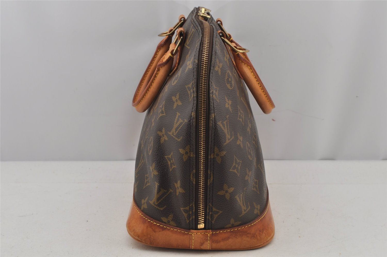 Authentic Louis Vuitton Monogram Alma Hand Bag Purse M51130 LV 6999J