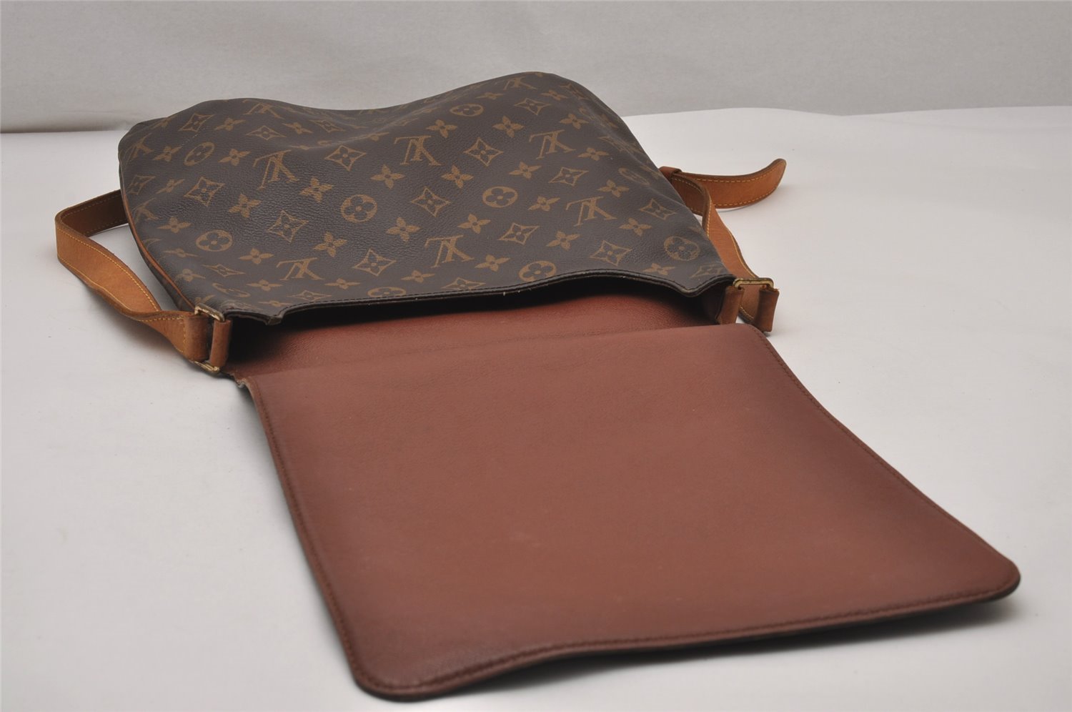 Authentic Louis Vuitton Monogram Musette Shoulder Cross Body Bag M51256 LV 7001I