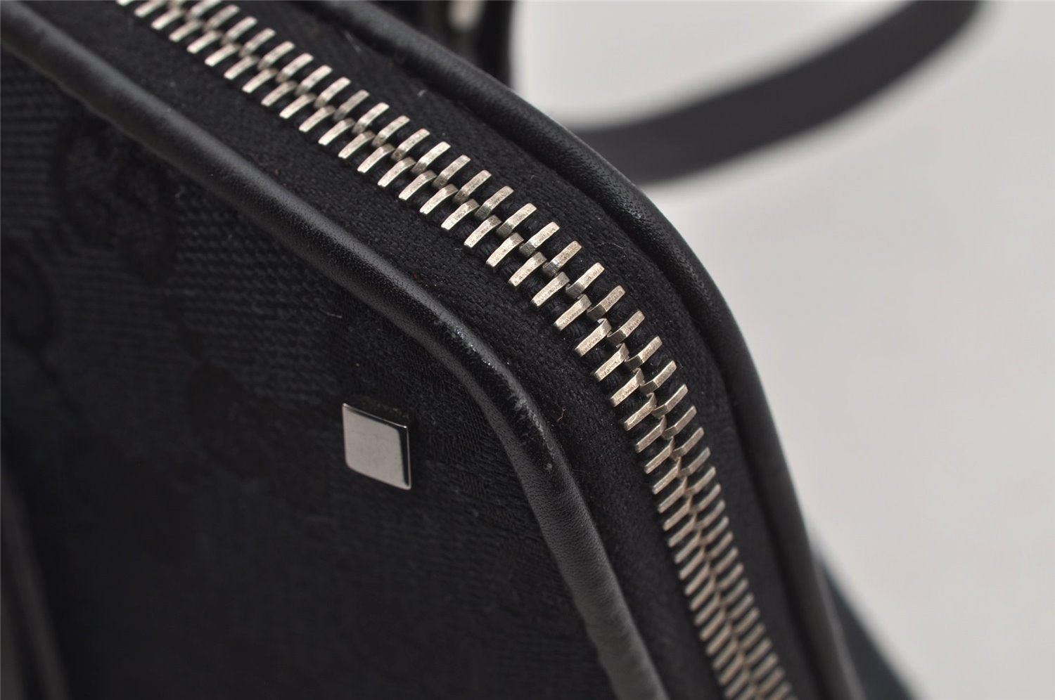 Authentic GUCCI Shoulder Hand Bag Purse GG Canvas Leather 73880 Black 7001J