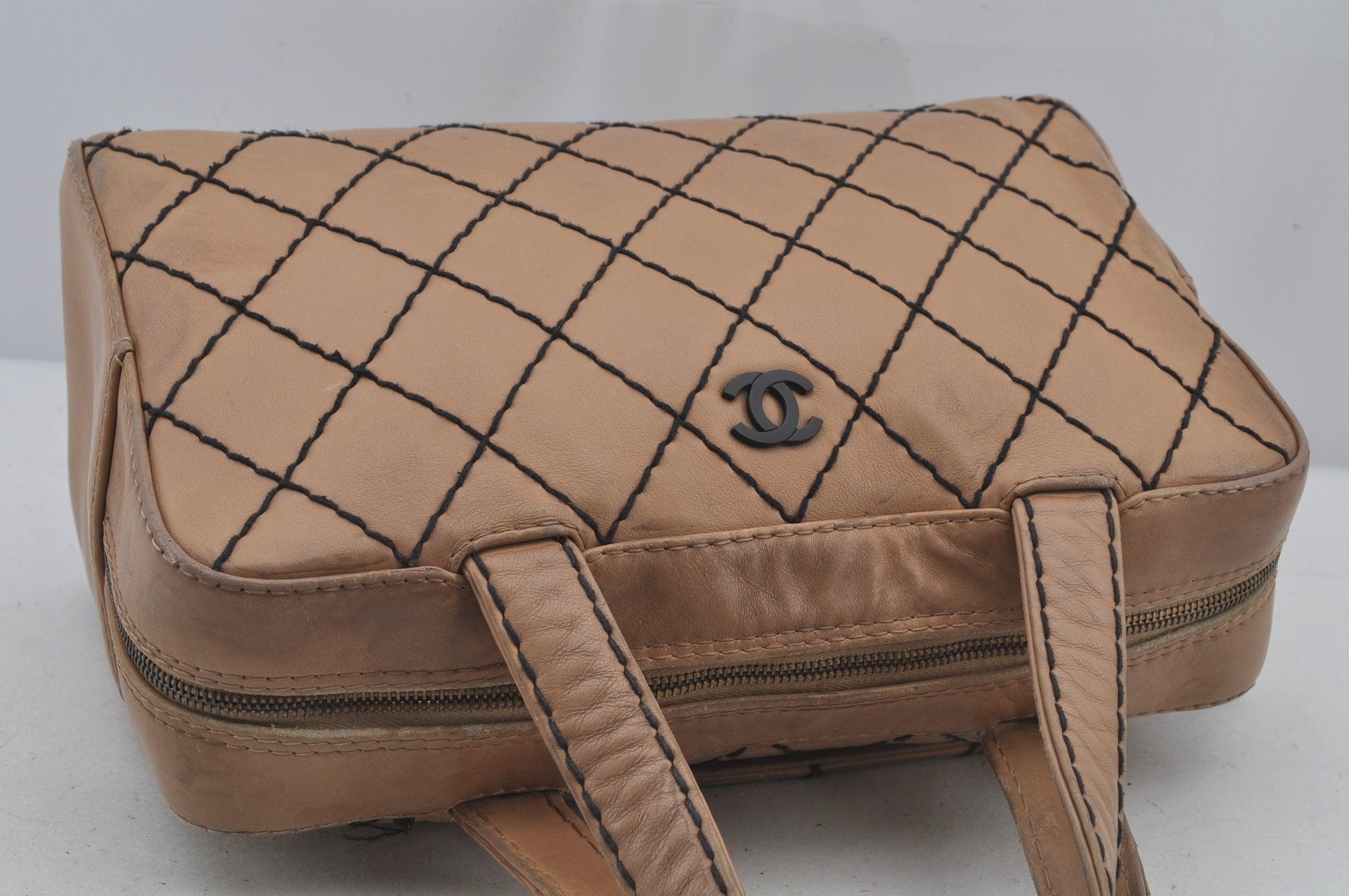 Authentic CHANEL Wild Stitch Matelasse Calf Skin Shoulder Hand Bag Beige 7010J