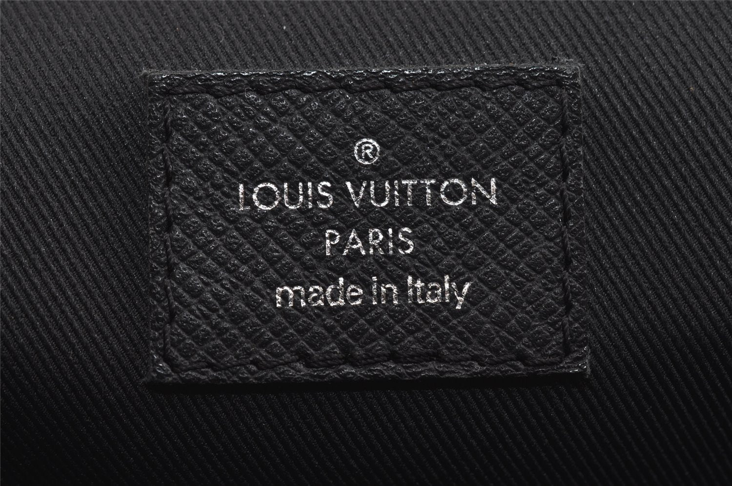 Authentic Louis Vuitton Taiga Roman PM Shoulder Cross Bag Black M32726 LV 7012I