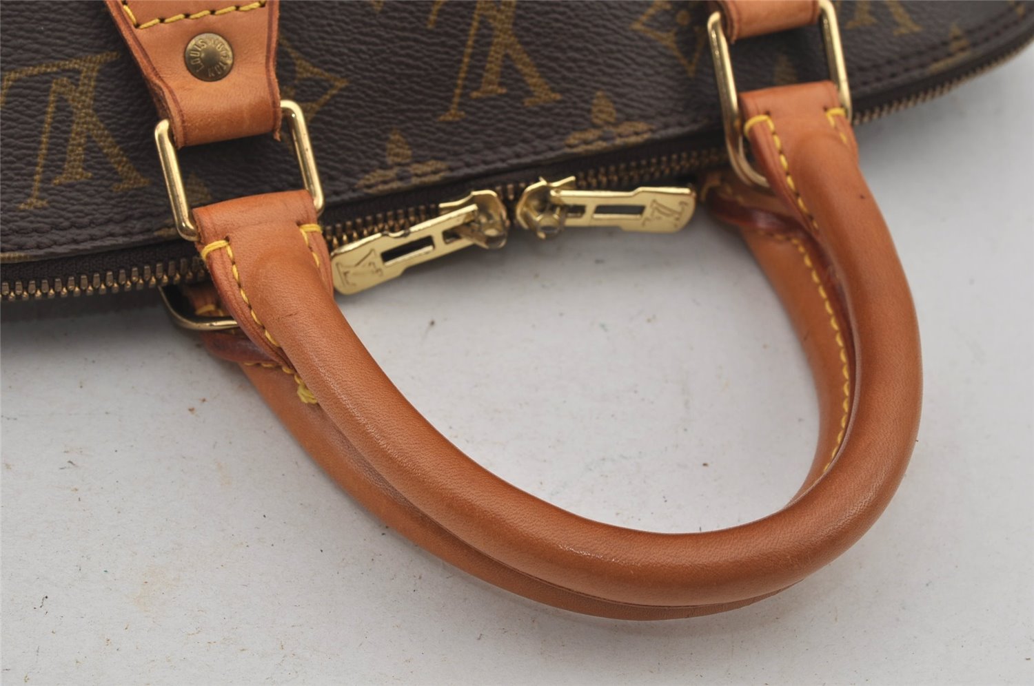 Authentic Louis Vuitton Monogram Alma Hand Bag Purse M51130 LV 7020J