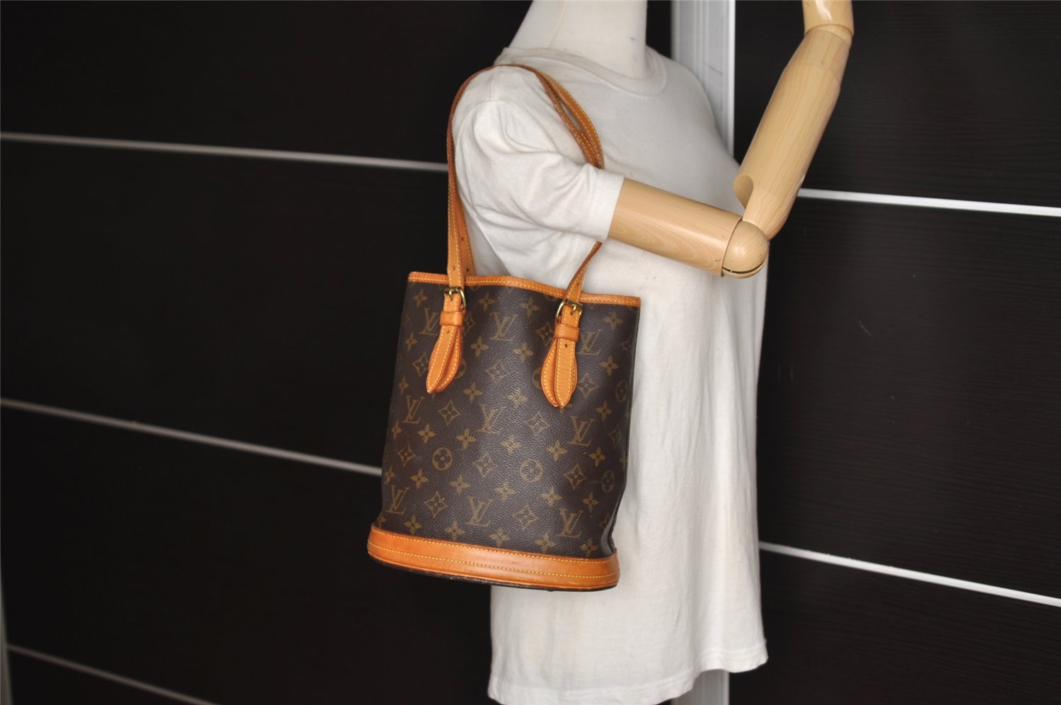 Authentic Louis Vuitton Monogram Bucket PM Shoulder Tote Bag M42238 Junk 7025J