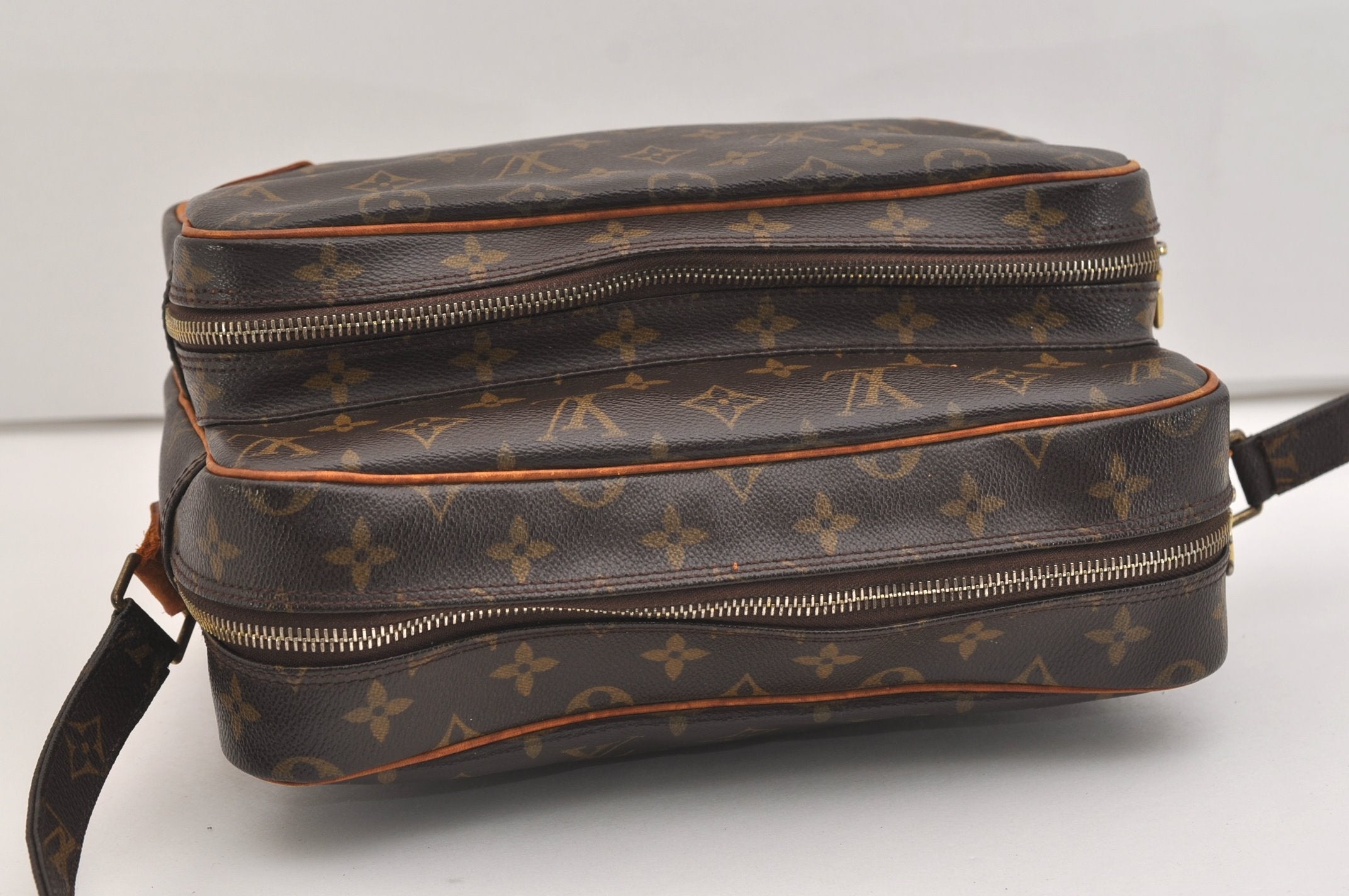 Authentic Louis Vuitton Monogram Nile Shoulder Cross Body Bag M45244 LV 7028J