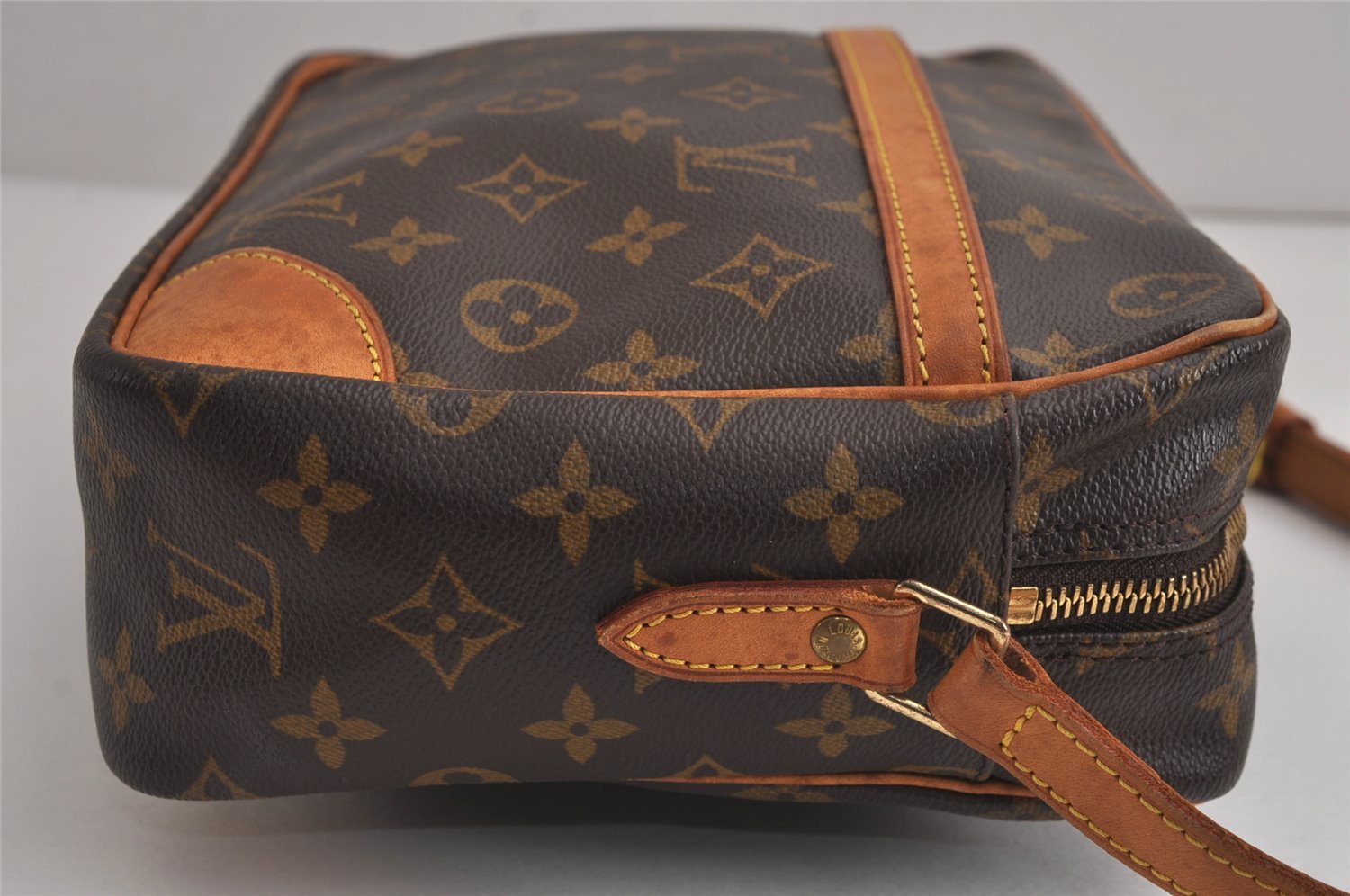 Authentic Louis Vuitton Monogram Trocadero 30 Shoulder Cross Bag M51272 LV 7031J