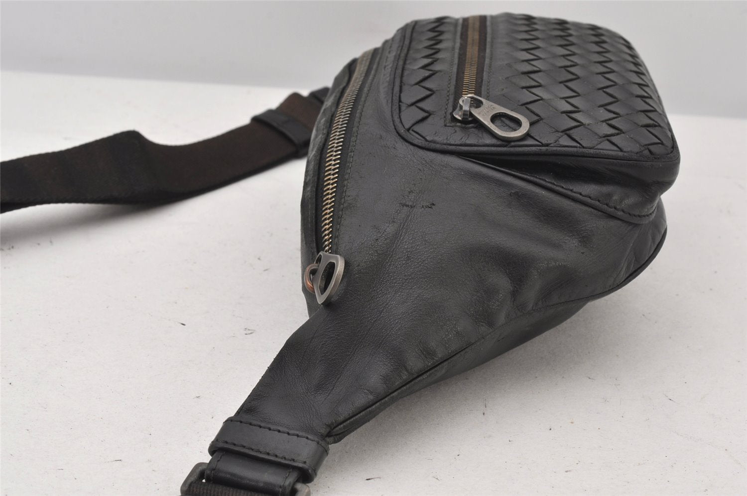 Authentic BOTTEGA VENETA Intrecciato Leather Waist Body Bag Purse Black 7039K