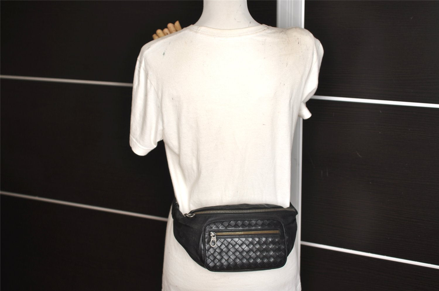 Authentic BOTTEGA VENETA Intrecciato Leather Waist Body Bag Purse Black 7039K