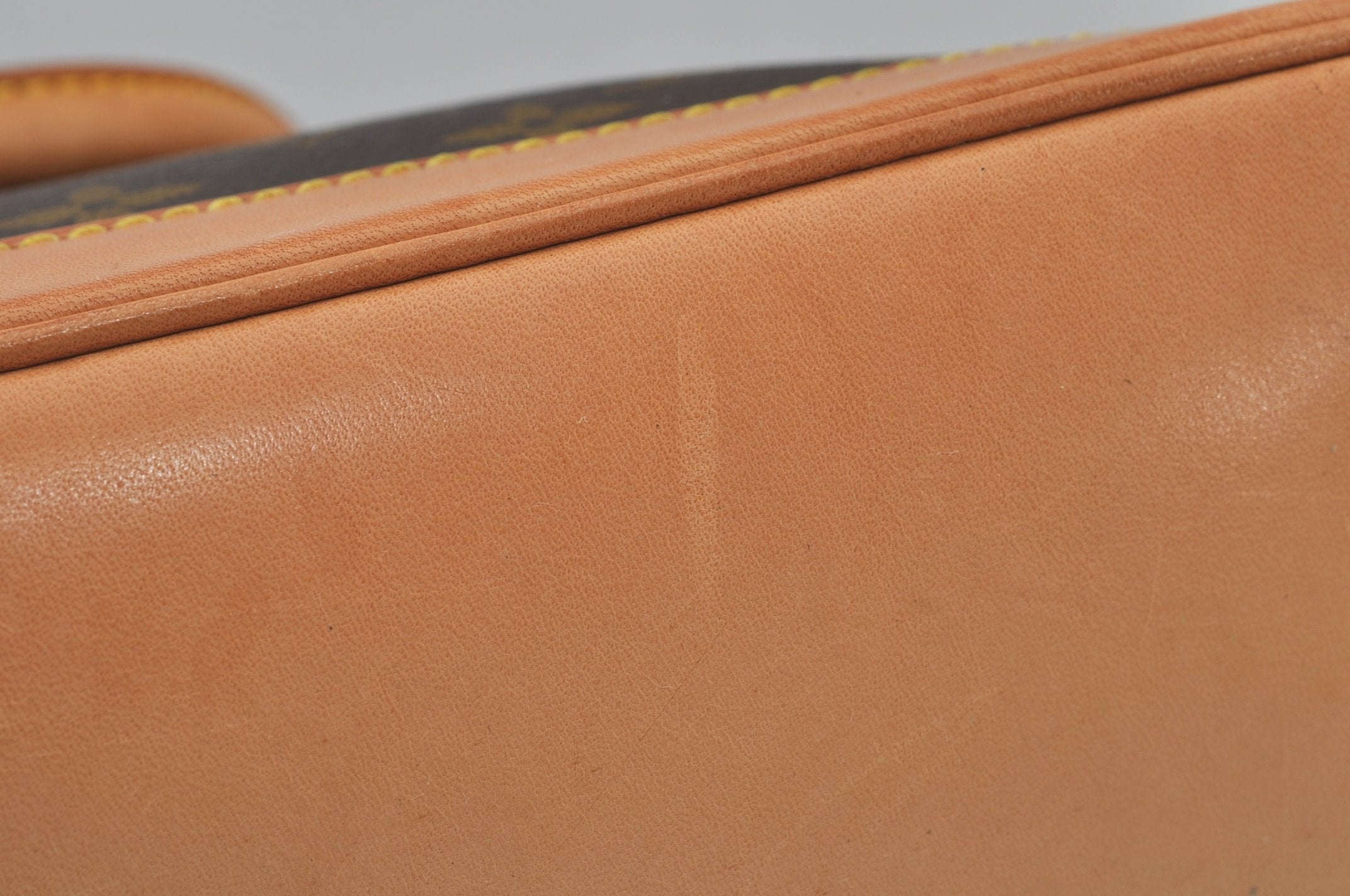 Authentic Louis Vuitton Monogram Alma Hand Bag Purse M51130 LV 7046J