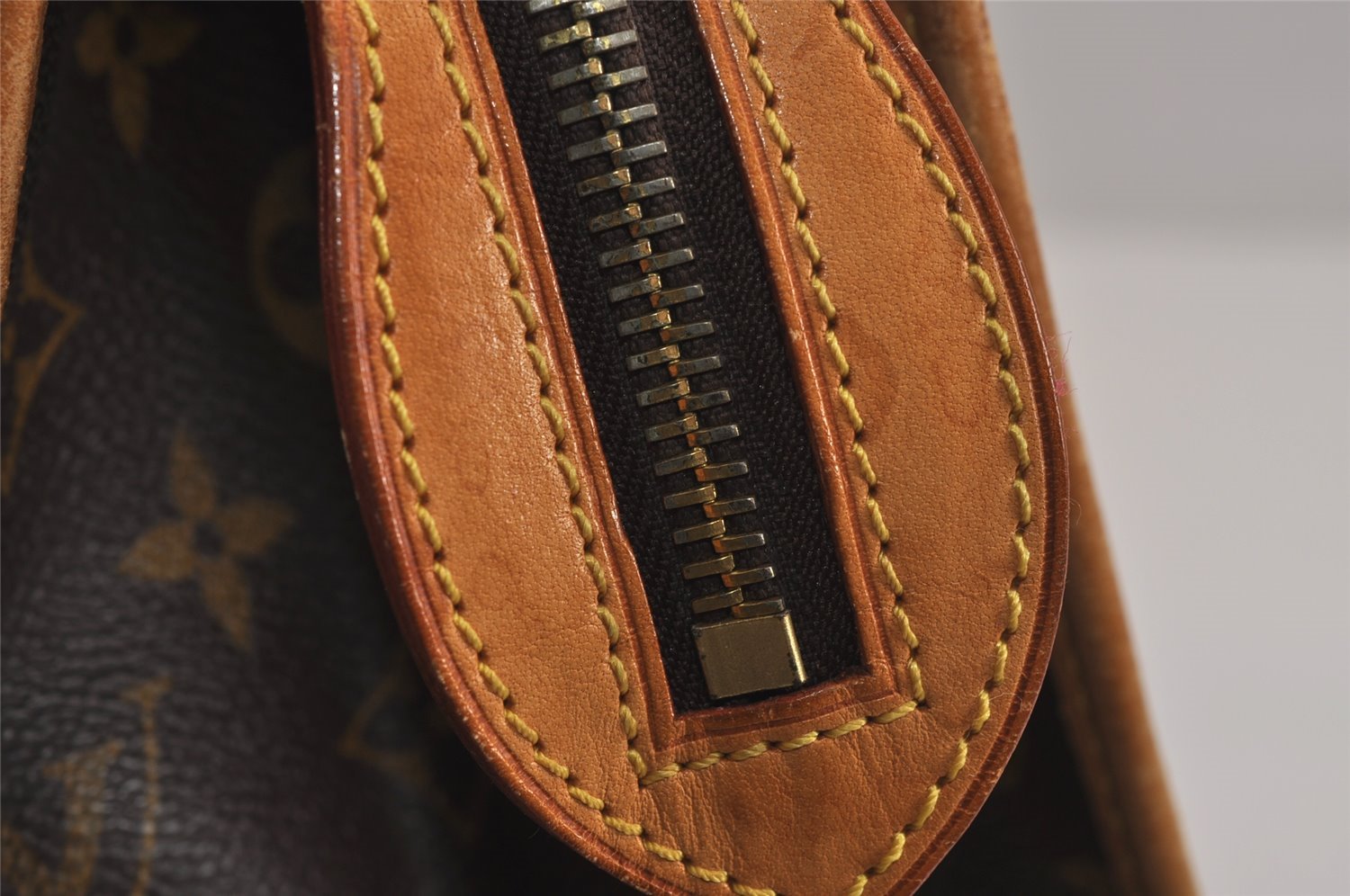 Authentic Louis Vuitton Monogram Popincourt Haut Shoulder Bag M40007 LV 7057J