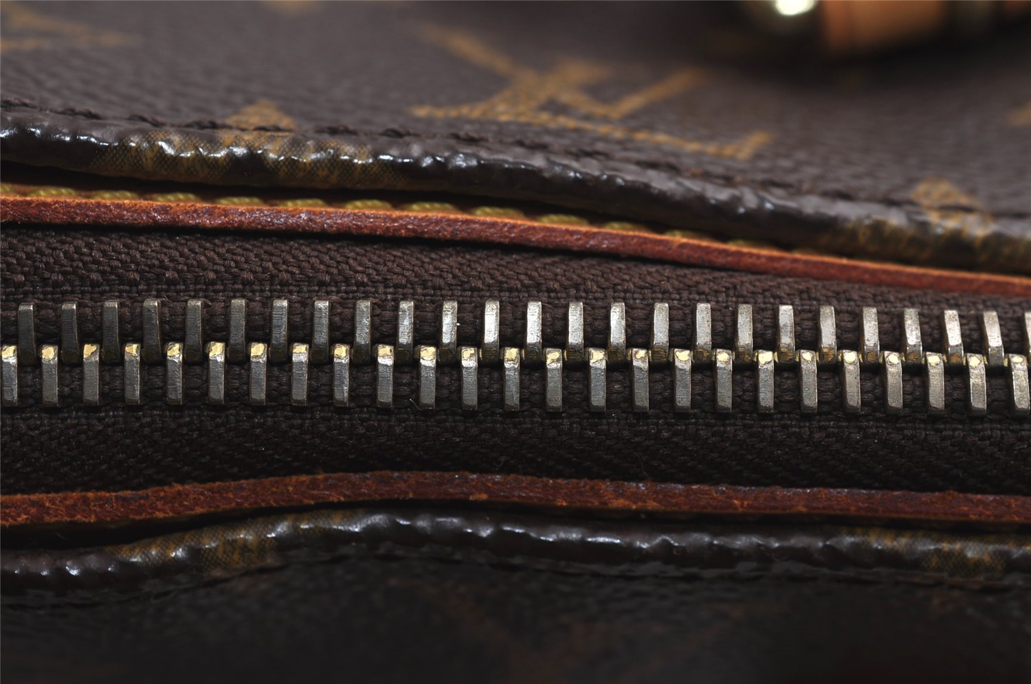 Authentic Louis Vuitton Monogram Popincourt Haut Shoulder Bag M40007 LV 7057J