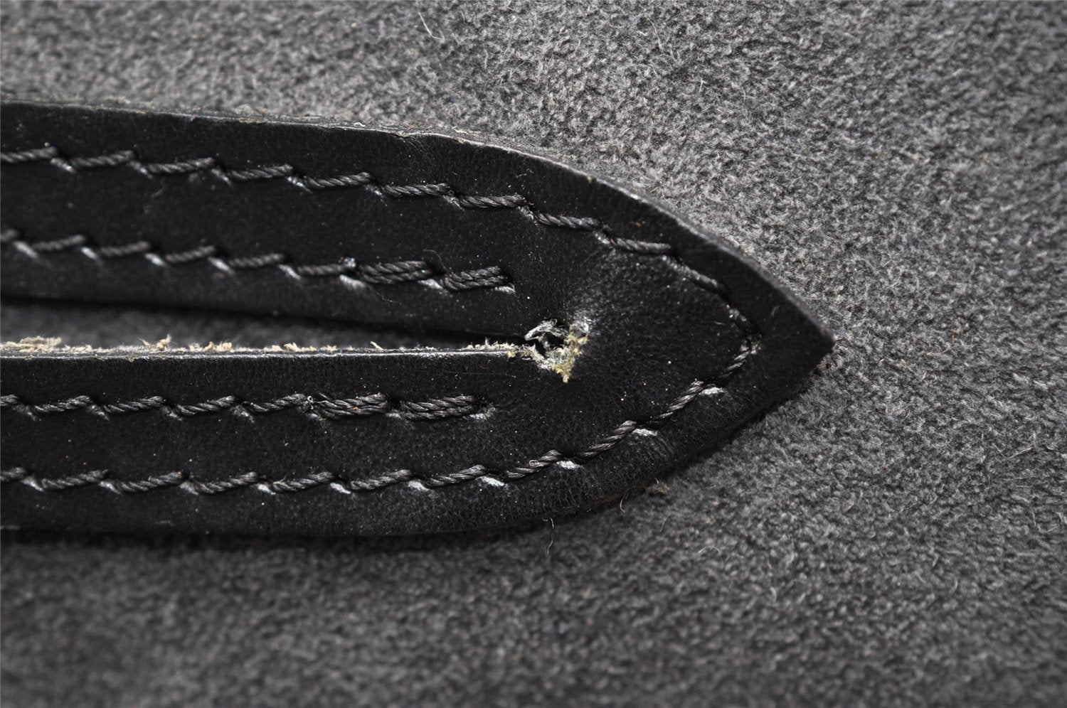 Authentic Louis Vuitton Epi Saint Jacques Poignet Long Shoulder Bag Black 7068I