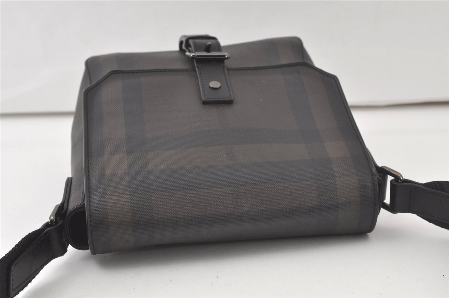 Authentic BURBERRY Check Shoulder Cross Body Bag Purse PVC Leather Brown 7073K