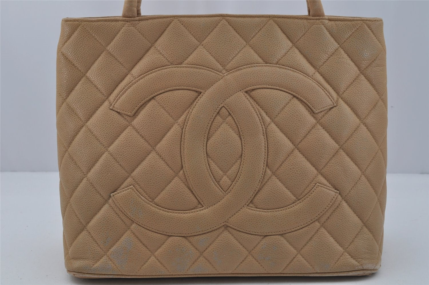 Authentic CHANEL Caviar Skin Medallion CC Logo Shoulder Tote Bag Beige 7074I