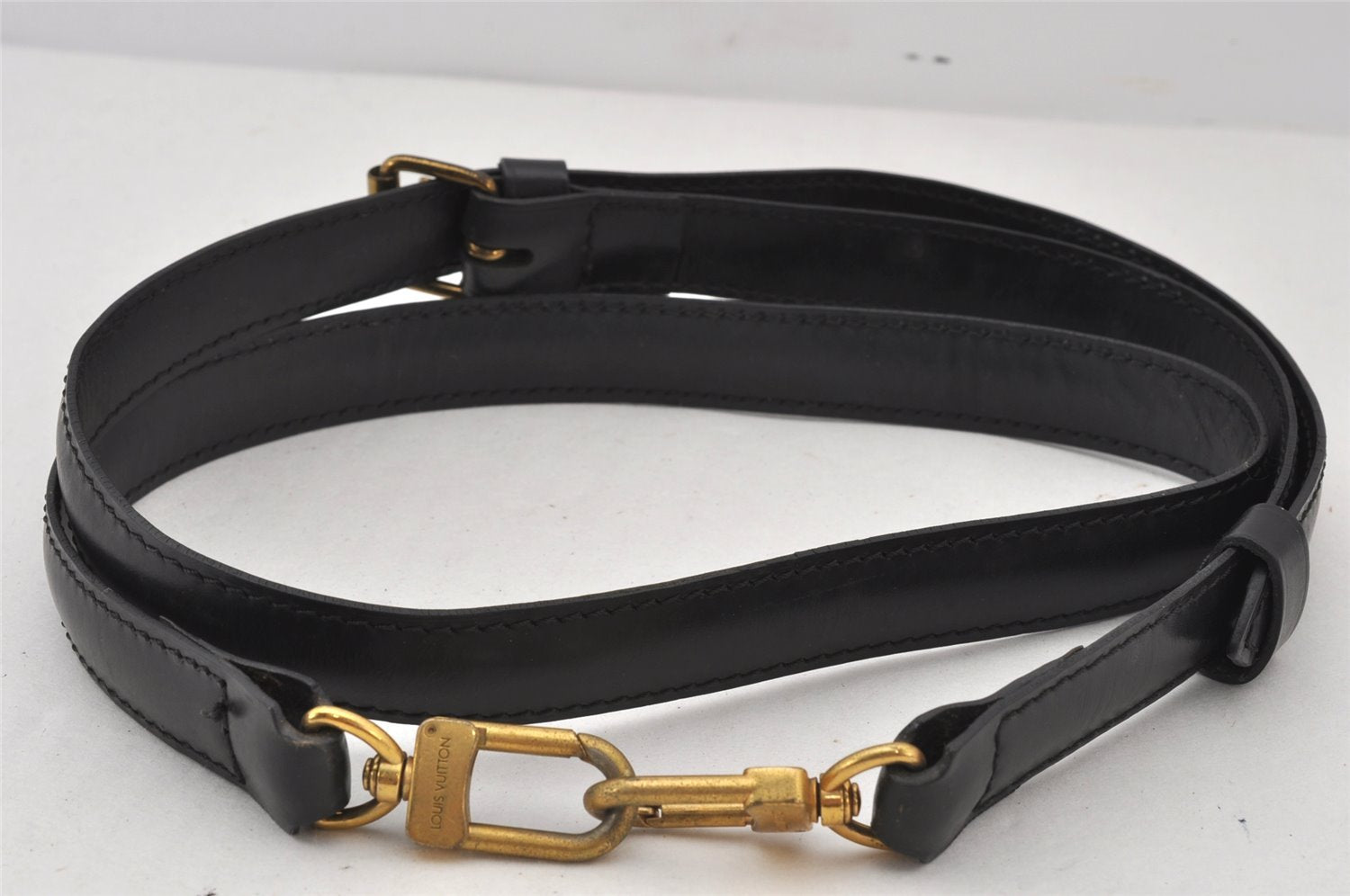 Authentic Louis Vuitton Leather Shoulder Strap Black 43.7-50.2