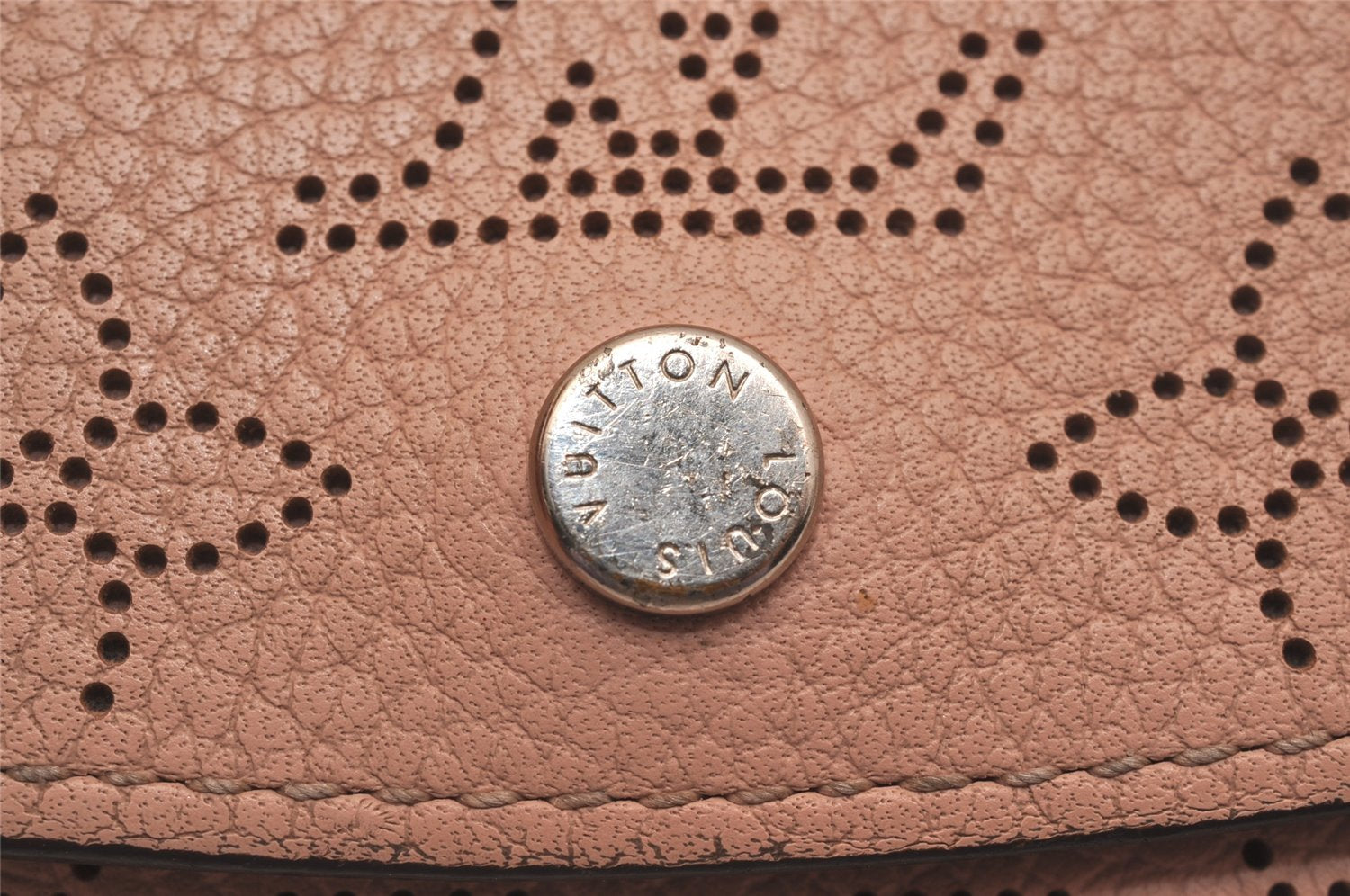 Authentic Louis Vuitton Mahina Multicles 4 Four Hooks Key Case M64056 Pink 7083J