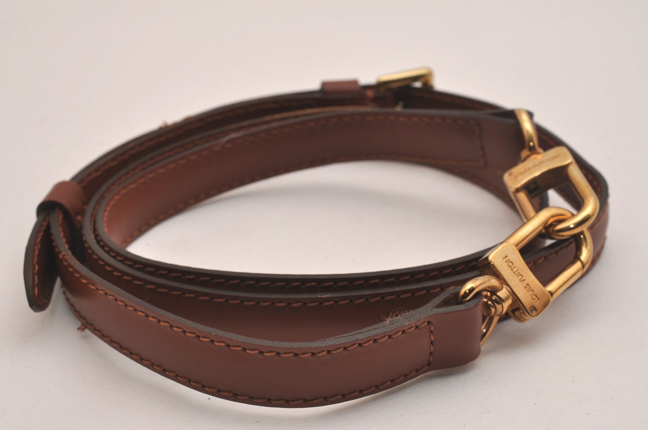 Authentic Louis Vuitton Leather Shoulder Strap Brown 40.6-47.6