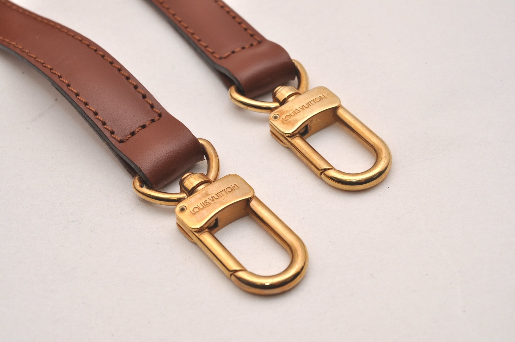 Authentic Louis Vuitton Leather Shoulder Strap Brown 40.6-47.6
