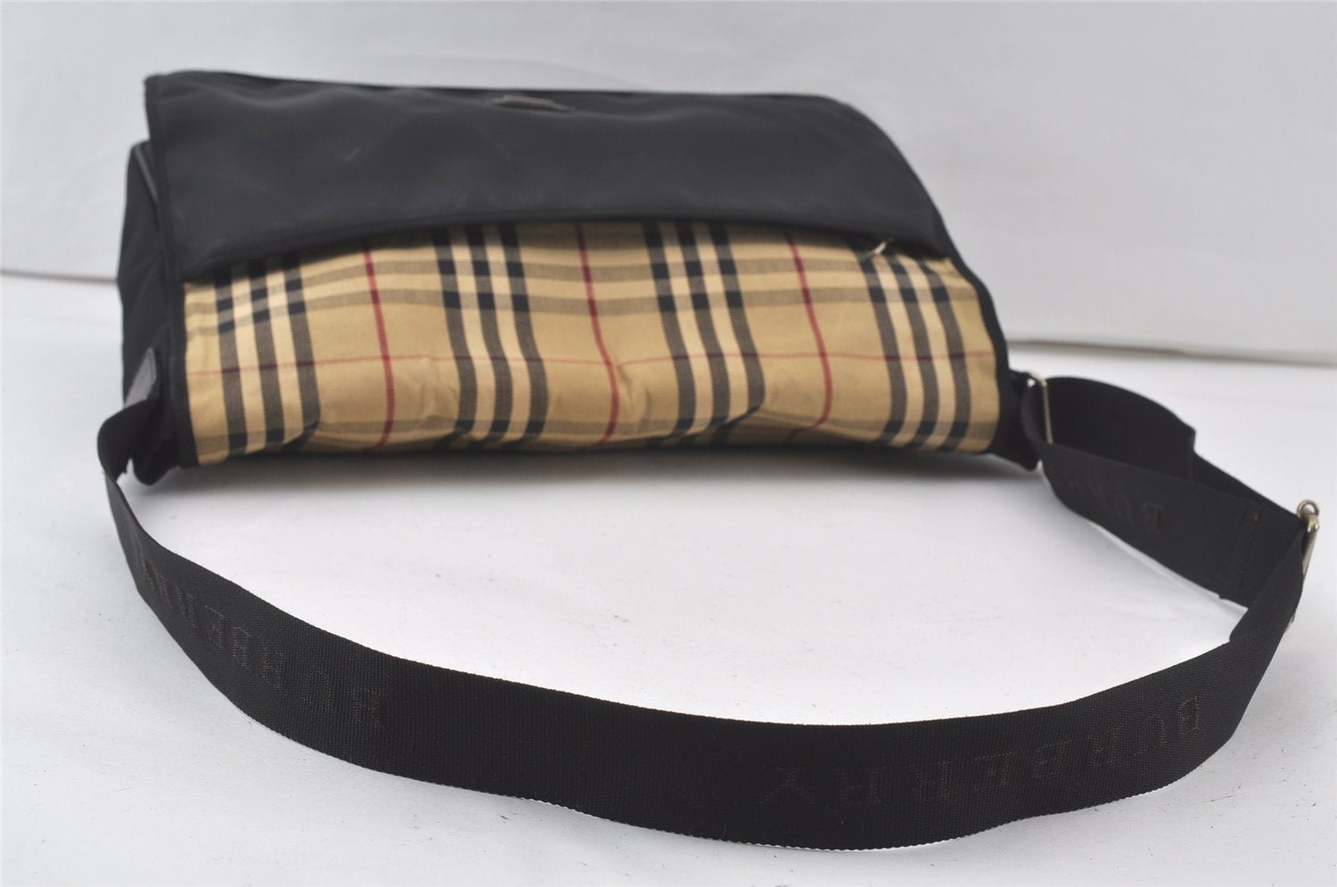 Authentic BURBERRY Nova Check Shoulder Cross Bag Nylon Leather Black 7096K