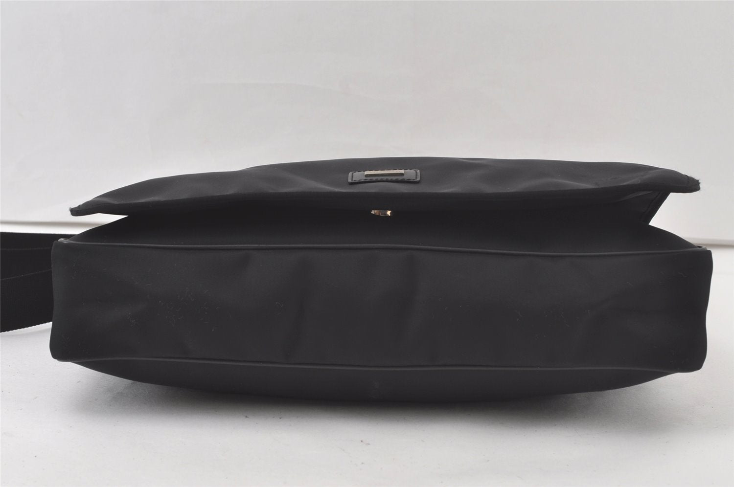 Authentic BURBERRY Nova Check Shoulder Cross Bag Nylon Leather Black 7096K