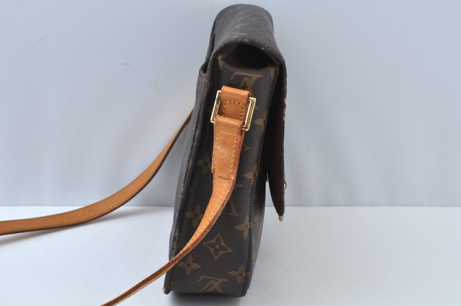 Authentic Louis Vuitton Monogram Saint Cloud GM M51242 Shoulder Cross Bag 7099I