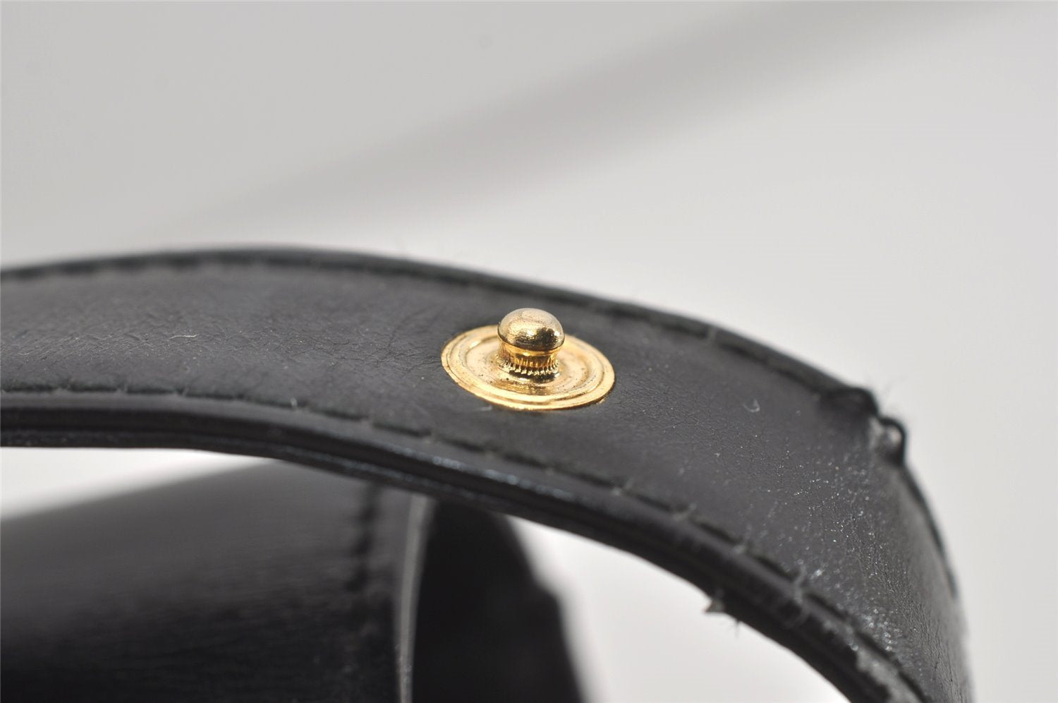 Authentic GUCCI Vintage Shoulder Cross Body Bag Purse Leather Black 7101I