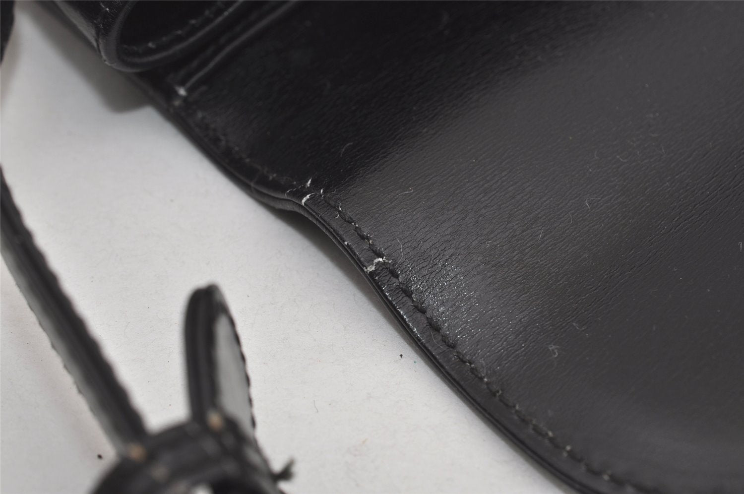 Authentic GUCCI Vintage Shoulder Cross Body Bag Purse Leather Black 7101I