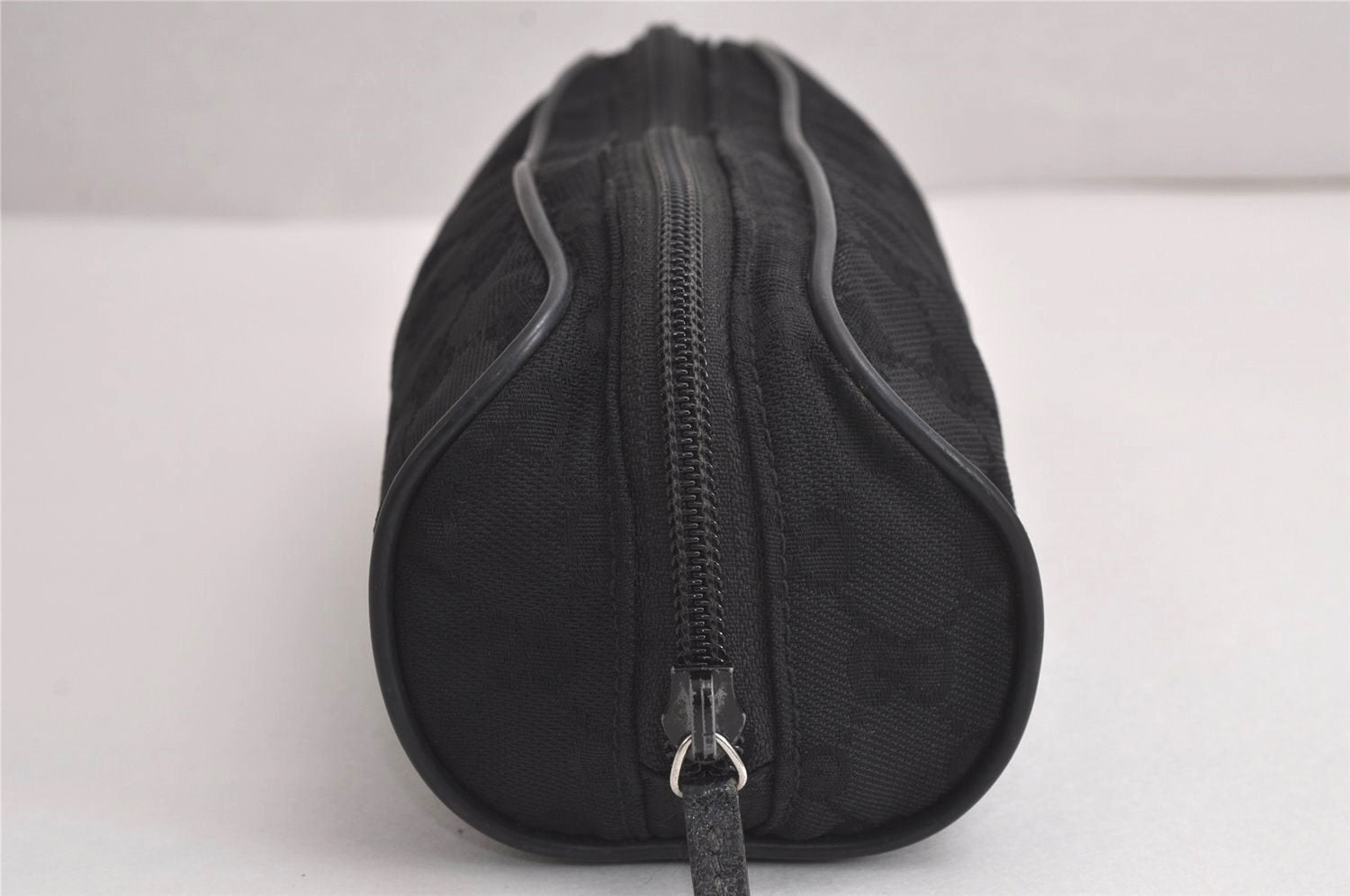 Authentic GUCCI Cosmetic Pouch Purse GG Canvas Leather 137377 Black 7109J