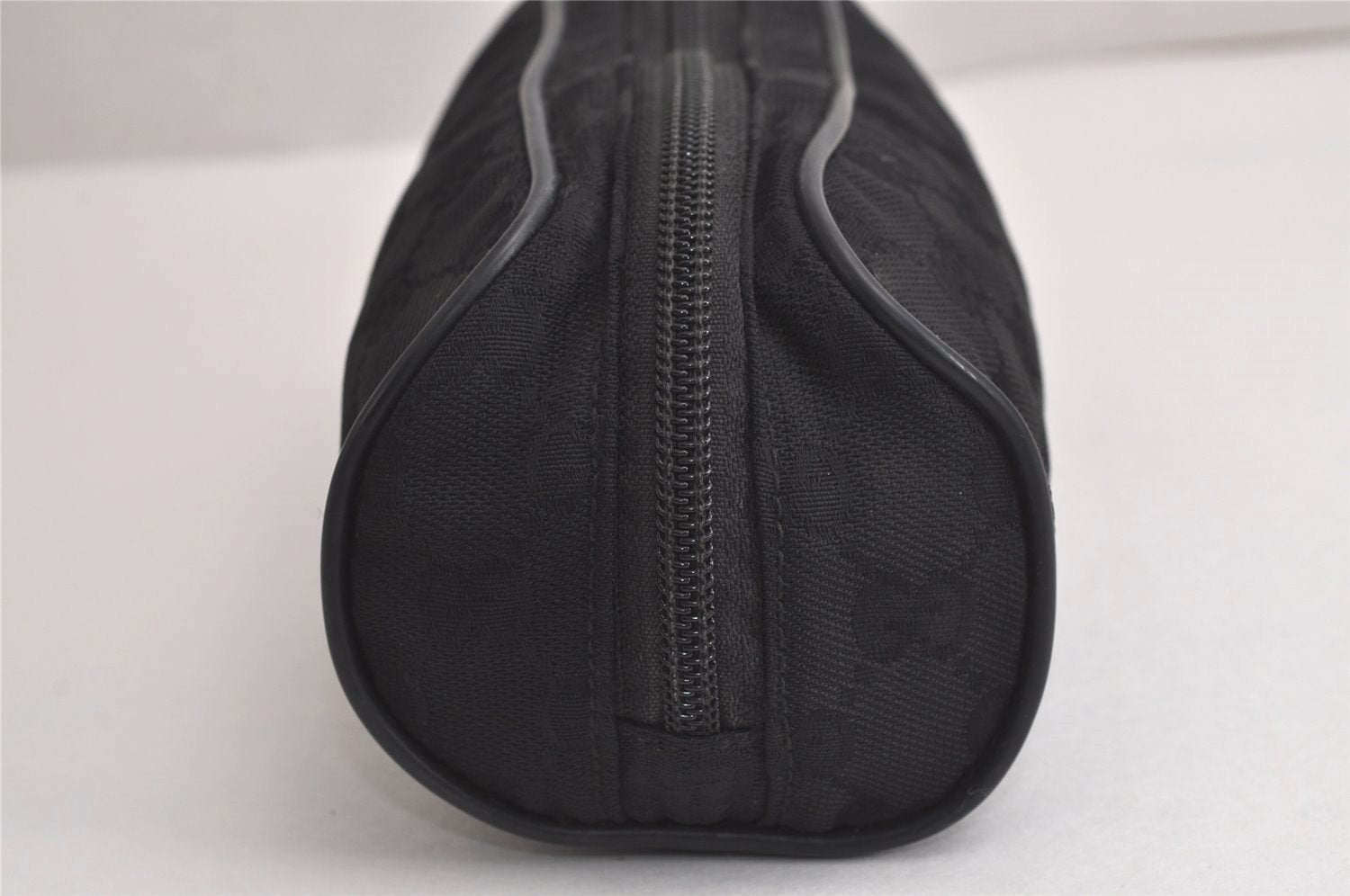 Authentic GUCCI Cosmetic Pouch Purse GG Canvas Leather 137377 Black 7109J