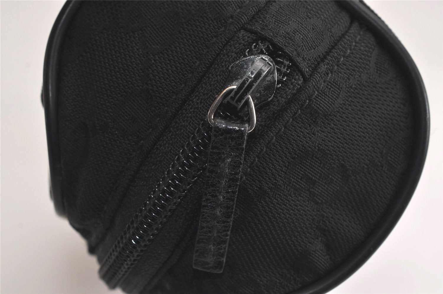 Authentic GUCCI Cosmetic Pouch Purse GG Canvas Leather 137377 Black 7109J