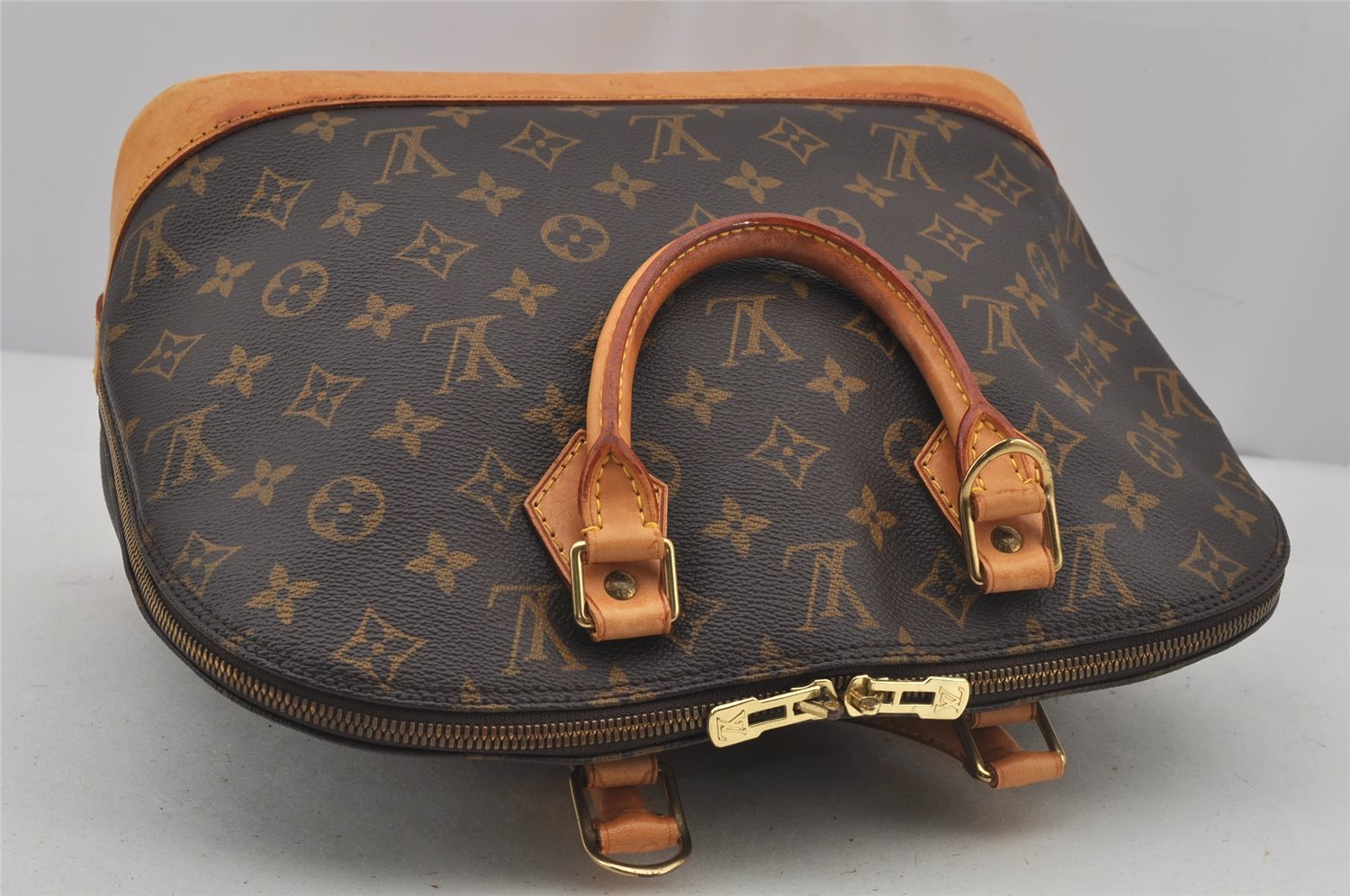 Authentic Louis Vuitton Monogram Alma Hand Bag Purse M51130 LV 7112J