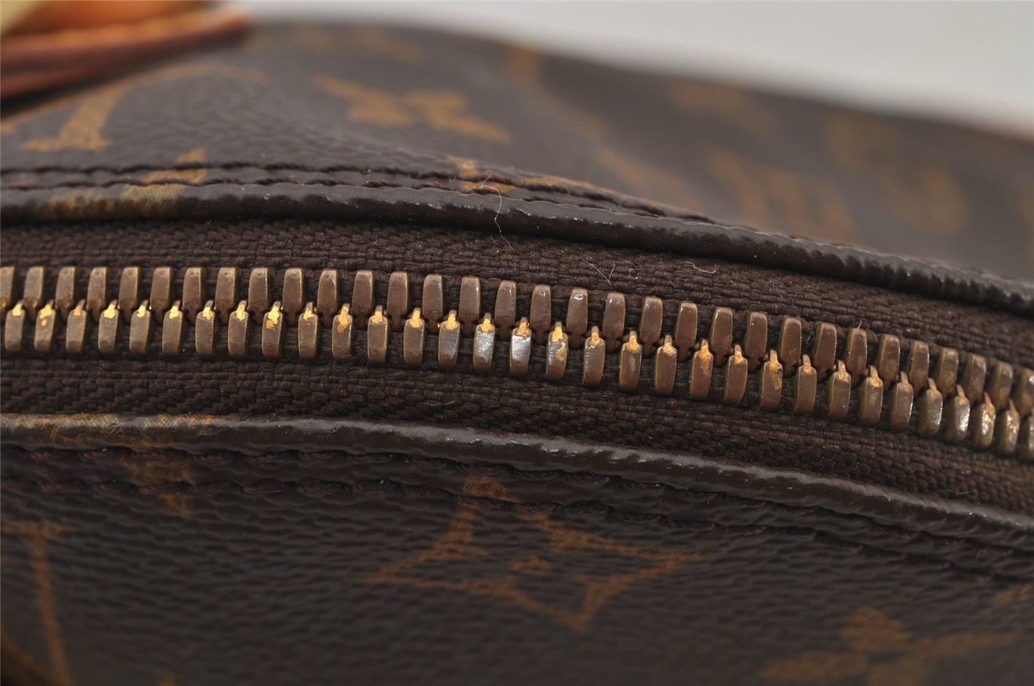 Authentic Louis Vuitton Monogram Alma Hand Bag Purse M51130 LV 7112J