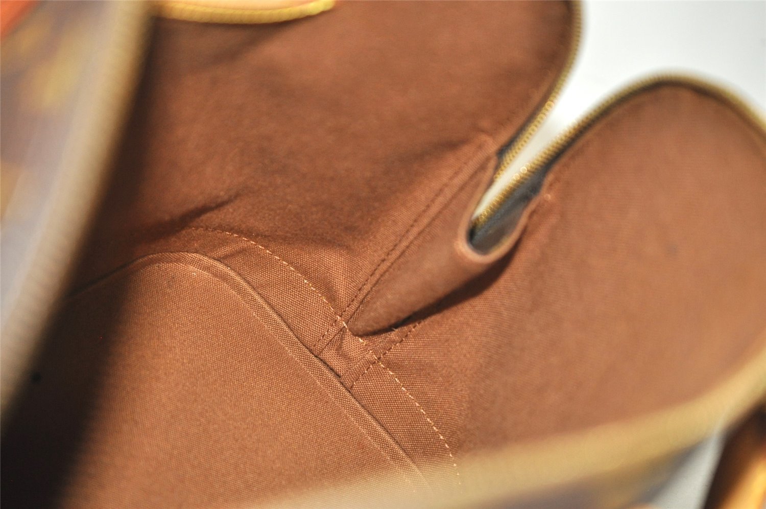 Authentic Louis Vuitton Monogram Alma Hand Bag Purse M51130 LV 7112J