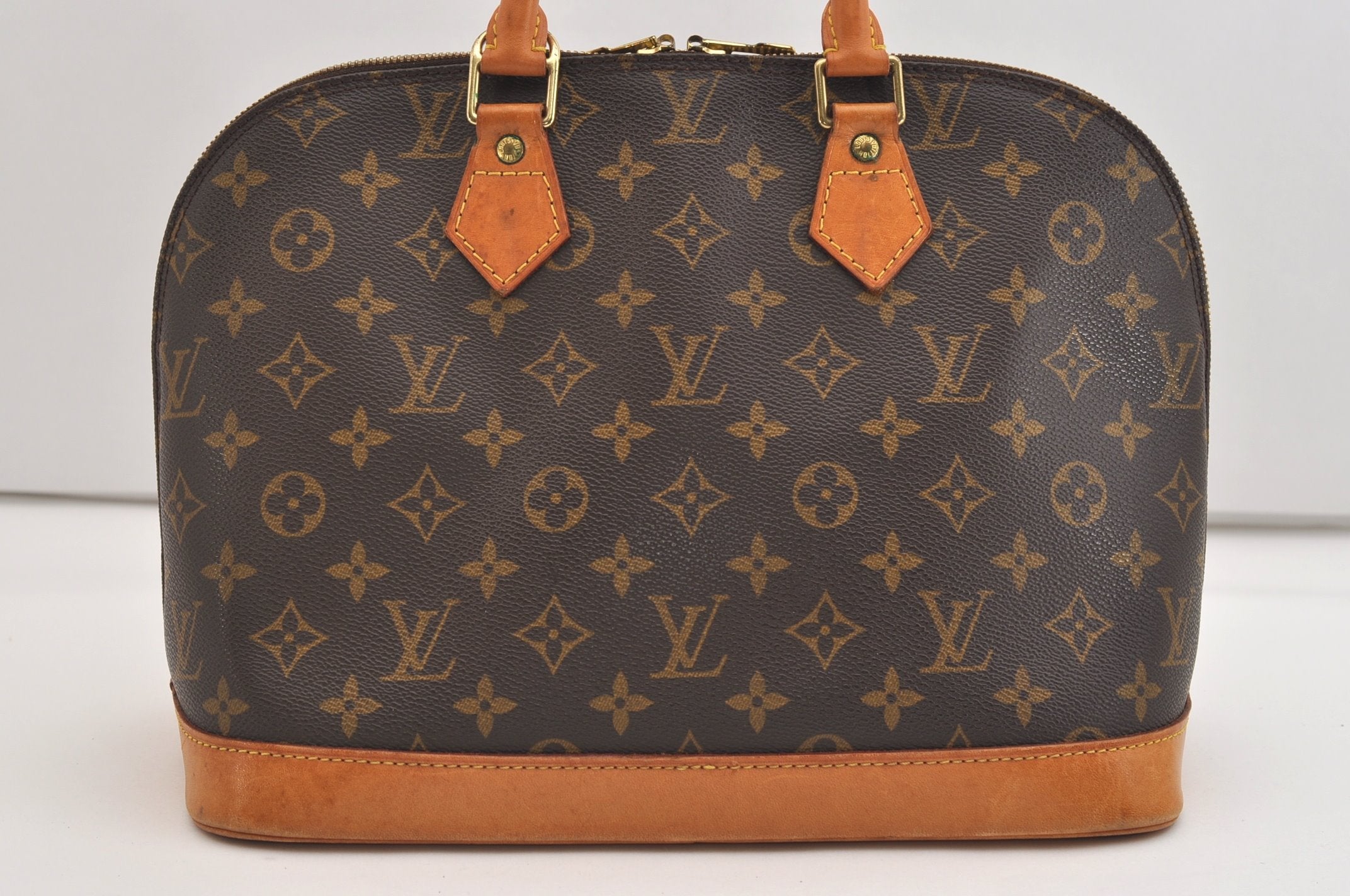 Authentic Louis Vuitton Monogram Alma Hand Bag Purse M51130 LV 7118J