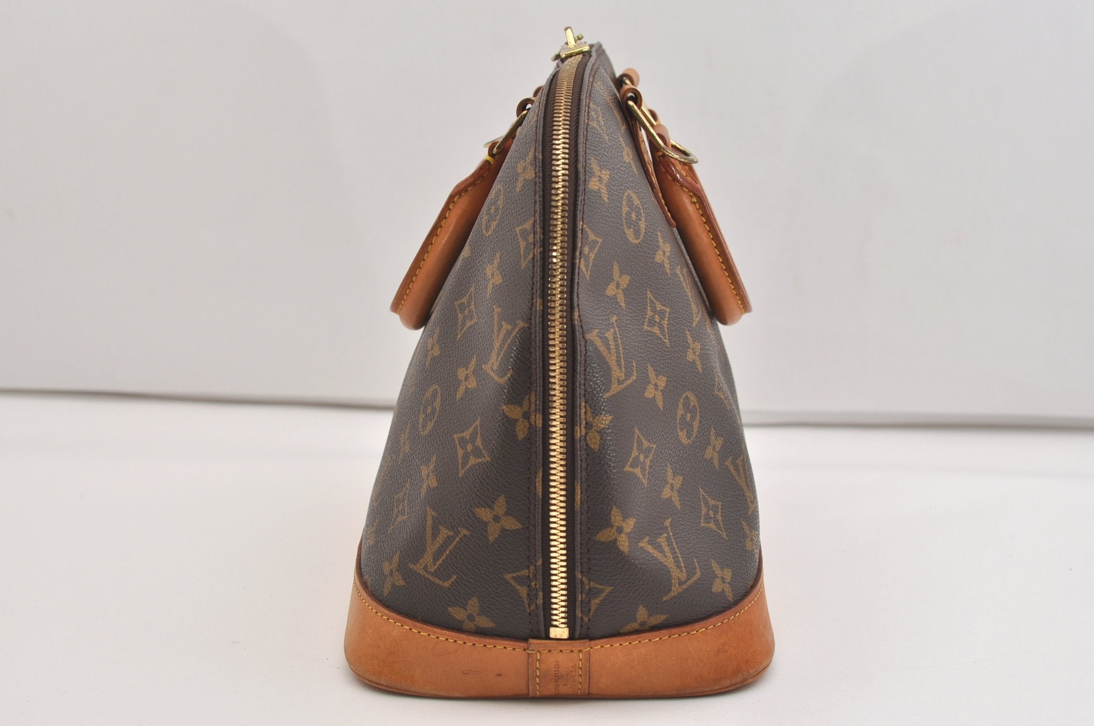 Authentic Louis Vuitton Monogram Alma Hand Bag Purse M51130 LV 7118J