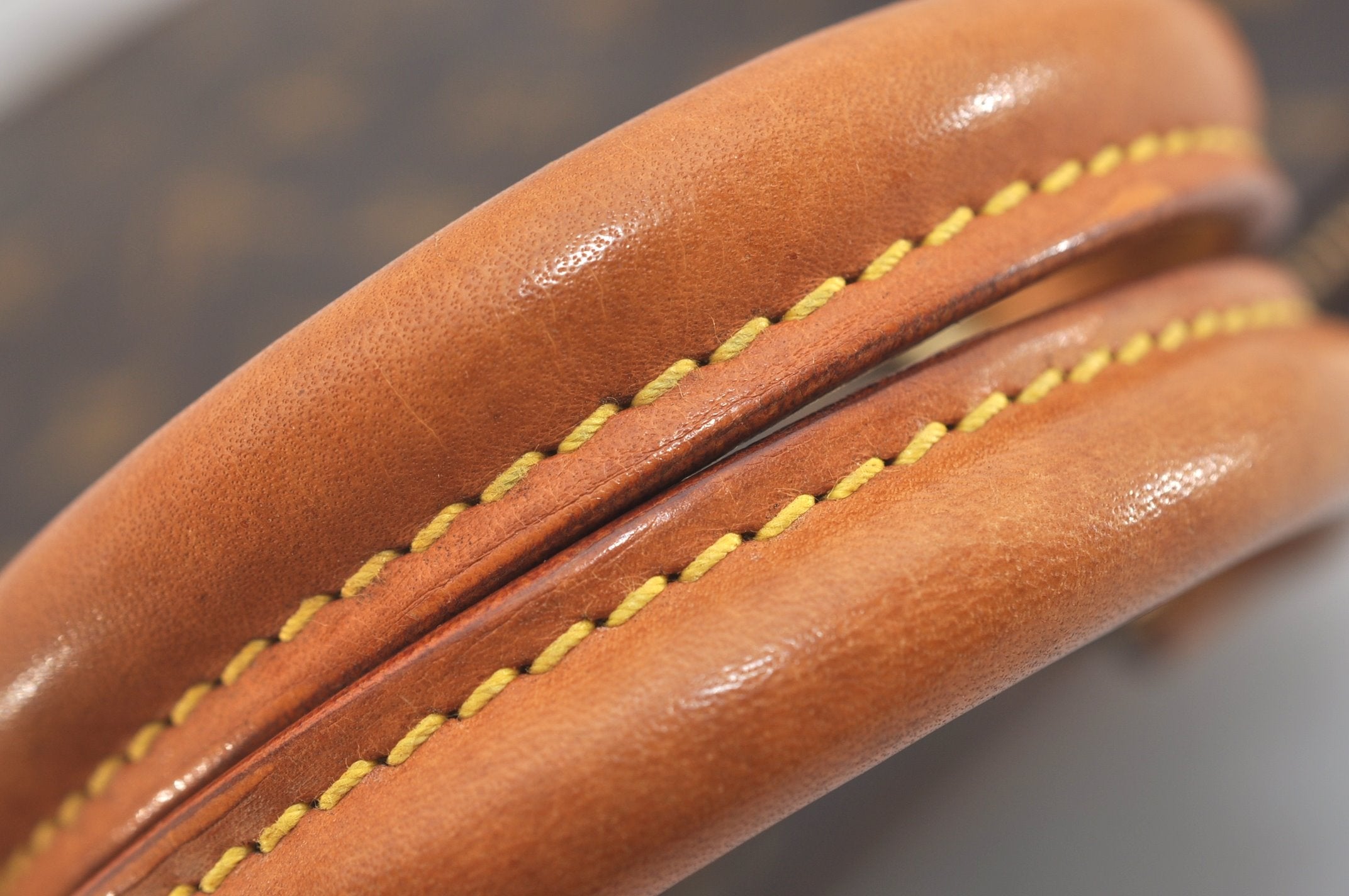 Authentic Louis Vuitton Monogram Alma Hand Bag Purse M51130 LV 7118J